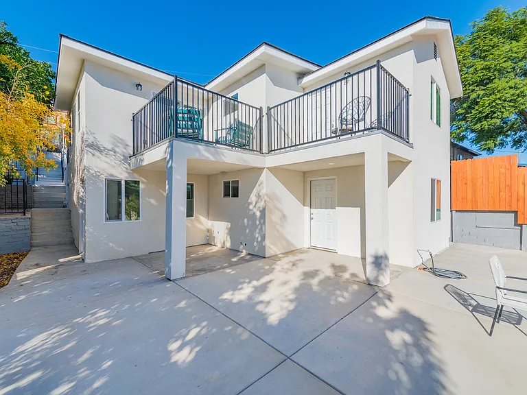 1248 N Bonnie Beach Pl — Photo 8