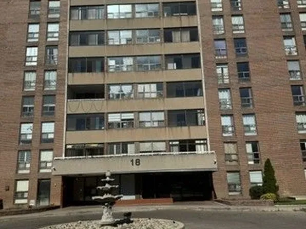 18 Knightsbridge Rd #1509, Brampton, ON L6T 3X5