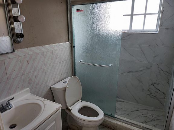 2nd Full Bathroom