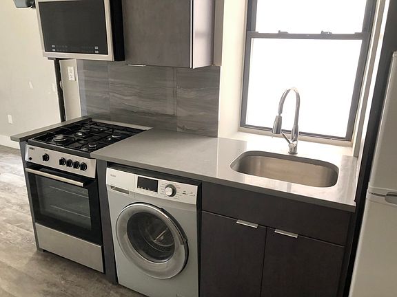 2nd image of 139 E 110th St APT 31