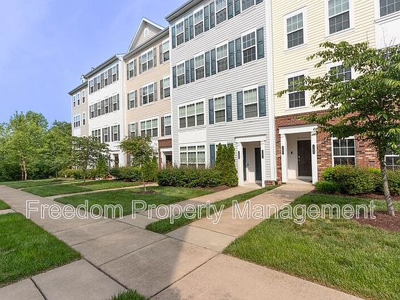 3rd image of 17002 Beveridge Dr
