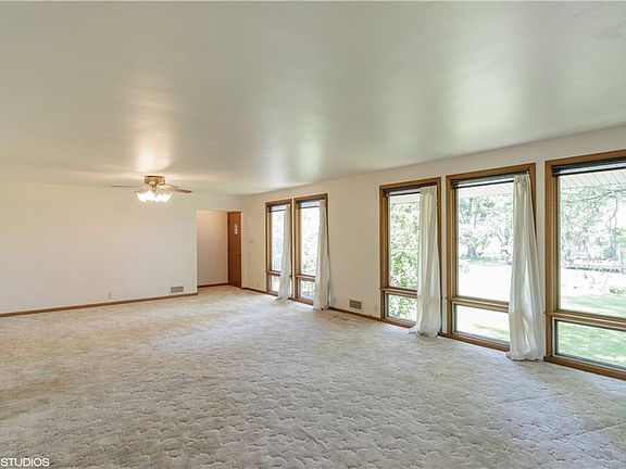3rd image of 105 Rhinehart Ave