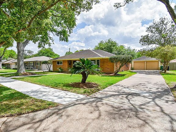 3rd image of 5727 Arboles Dr