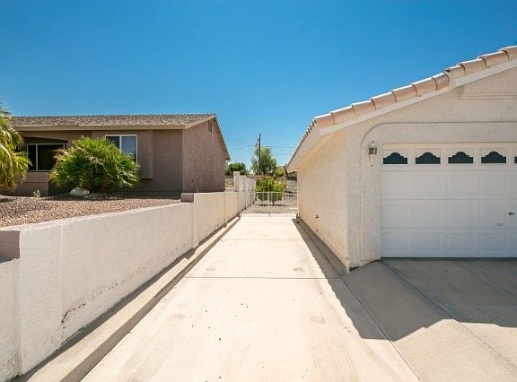 2nd image of 3316 Sheik Dr