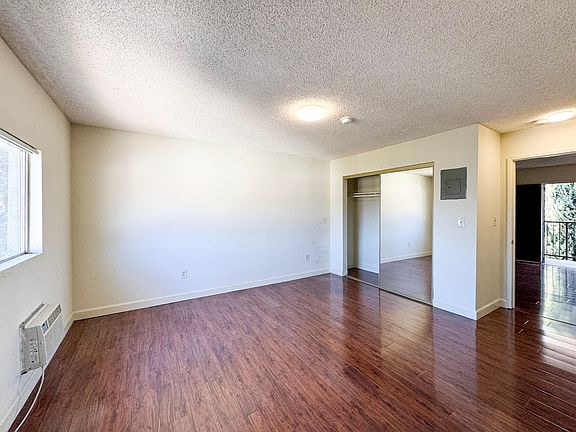 5th image of 4439 Price St APT 4