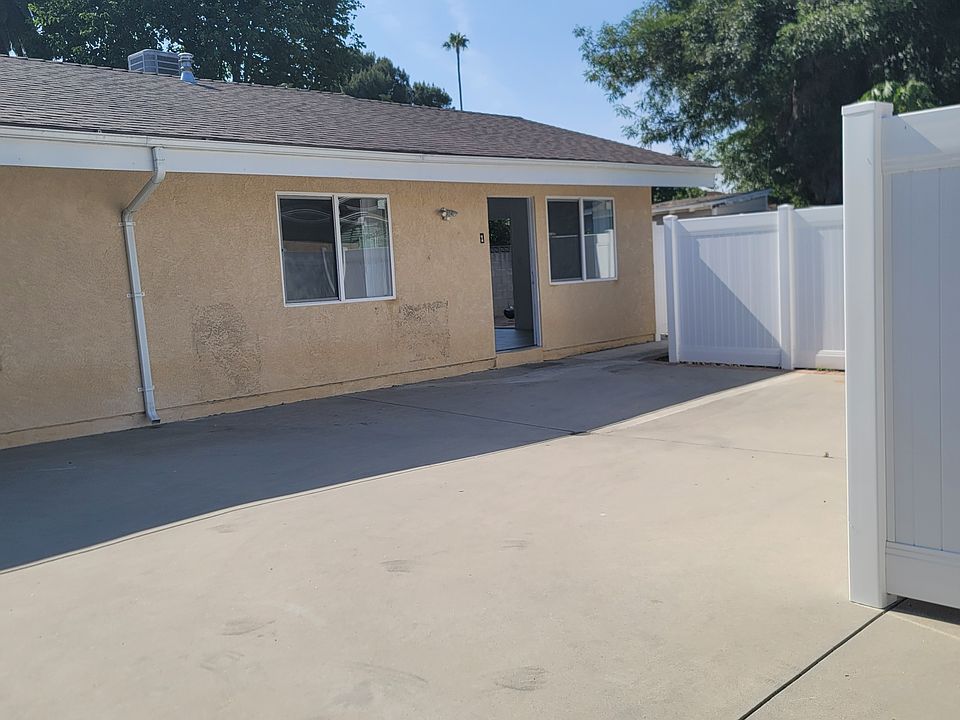 1st image of 8101 Jumilla Ave #1/2