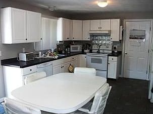 3rd image of 105 Kristen Ln