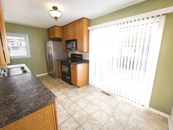 5th image of 4159 S Packard Ave