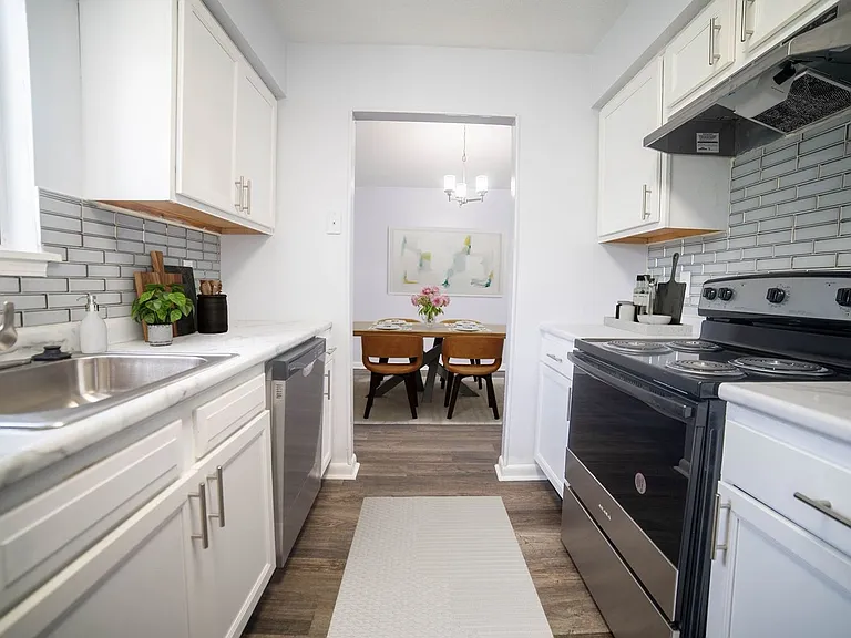 Aura Apartments — Photo 13
