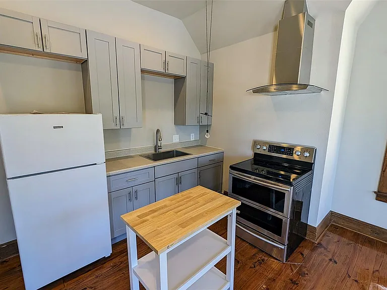 702 Paschall St #B — Photo 6
