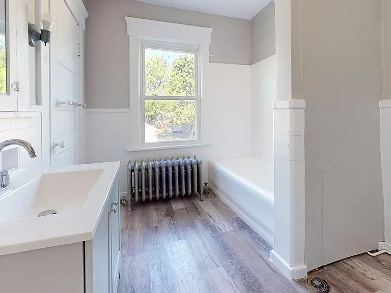 1317 Saint Elmo Ave NE — Photo 2
