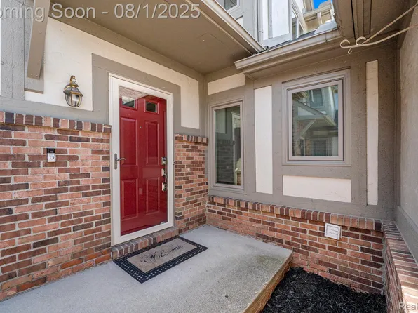 42185 Saratoga Cir, Canton, MI 48187