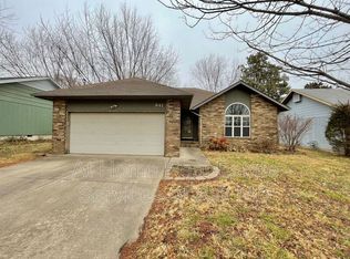 941 W Crestview St, Springfield, MO 65807