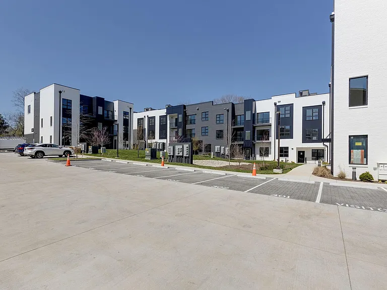 542 Southgate Ave #216 — Photo 37