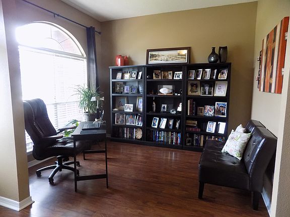 Bonus Room with 10ft Ceiling