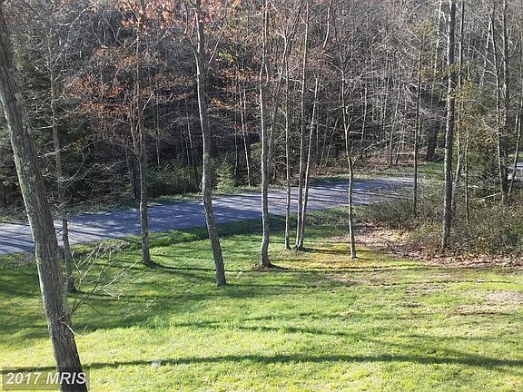 Image 5: : Front yard