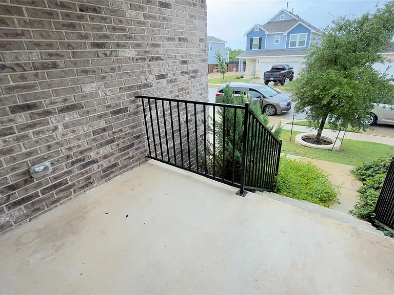 128 Riverhill Dr — Photo 9