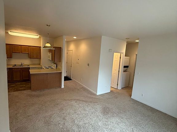 2nd image of 605-607 W 21st Ave #D