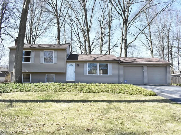 2316 Birch Trace Dr, Youngstown, OH 44515