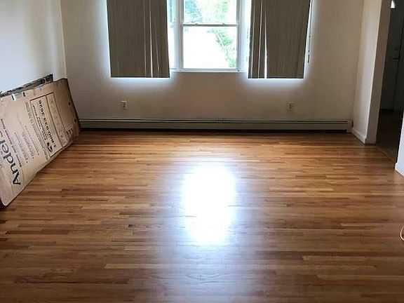 3rd image of 2 Carl St