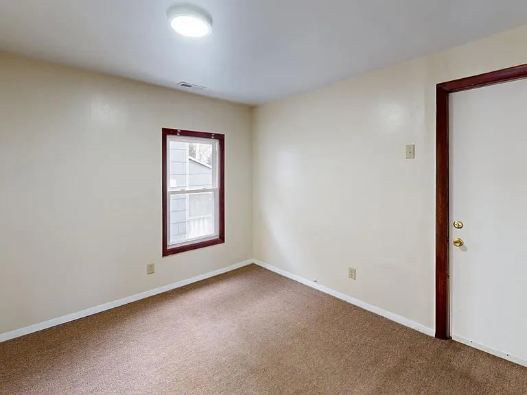 83 Nash St — Photo 8