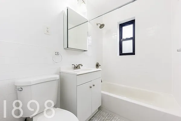 Rented by A&E Real Estate Management | media 7