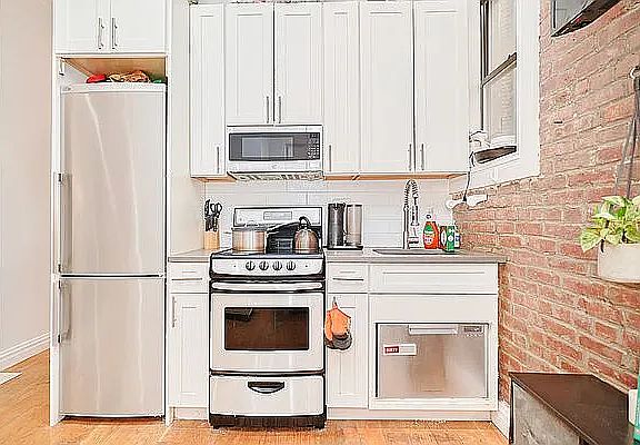 2nd image of 325 E 83rd St APT 1C