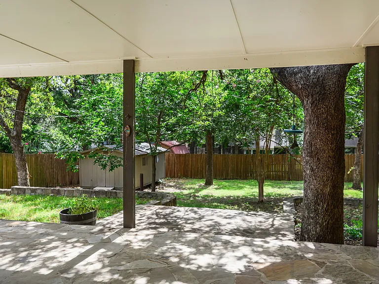 613 Overland Trl — Photo 31