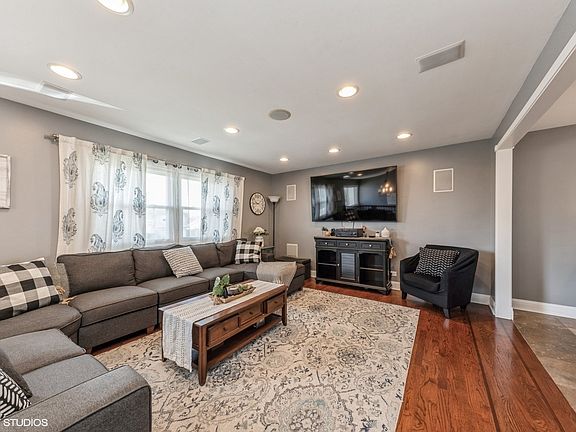 3rd image of 1320 Rock Cove Ct
