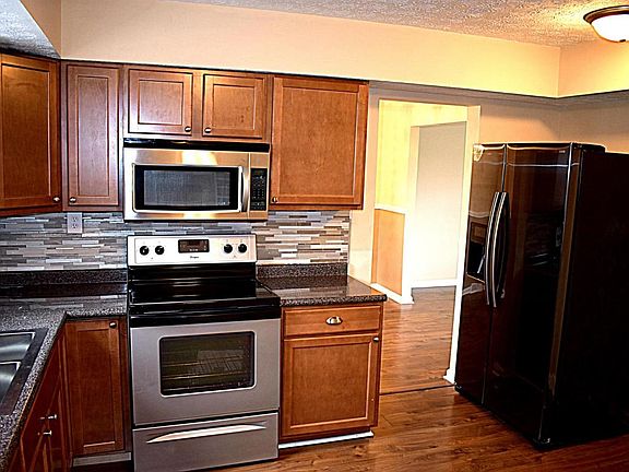 4th image of 2139 Keltonshire Ave
