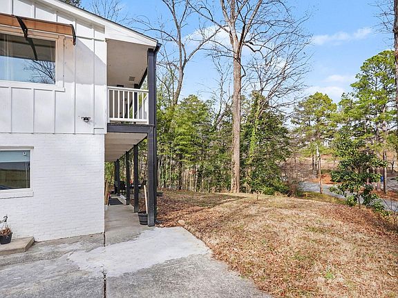 2nd image of 3300 Fairhill Dr