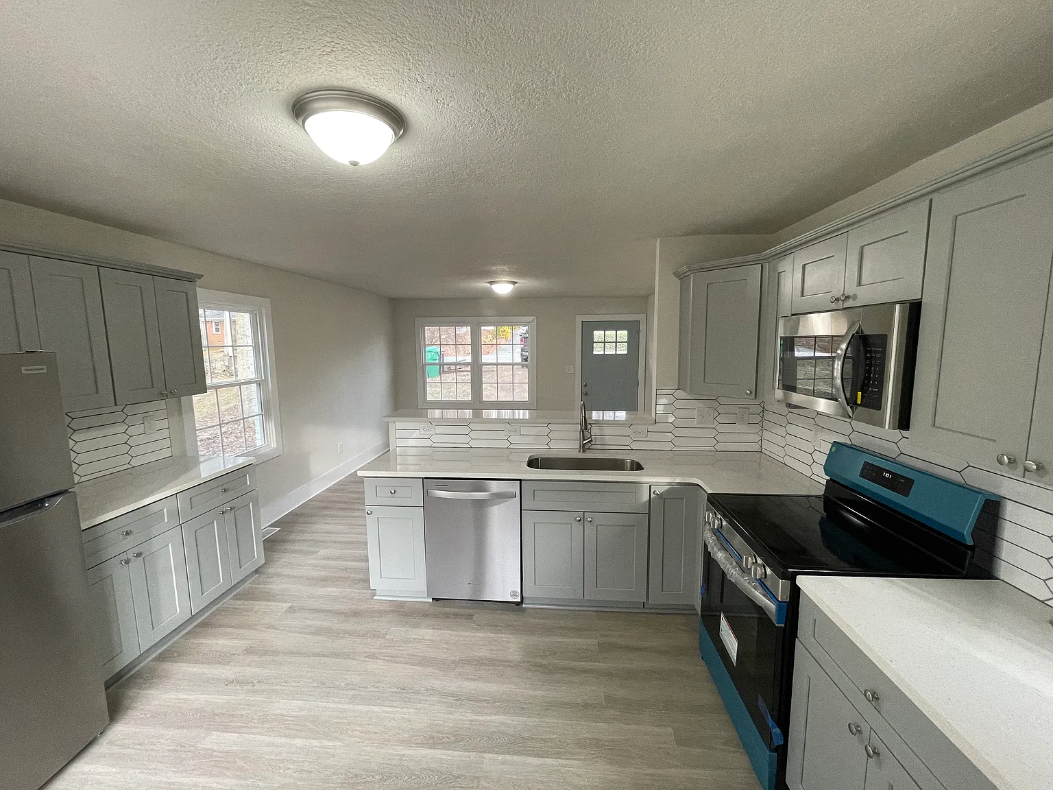 3 bed, 875 sqft, $1,450 — Photo 4