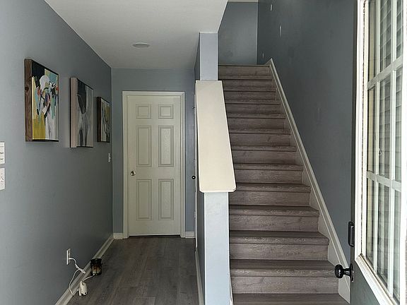 2nd image of 2032 Meadow Peak Rd