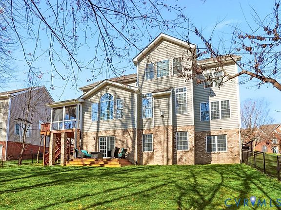 3rd image of 4513 Lake Summer Mews