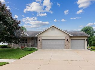 4419 Deerfield Ln, Manitowoc, WI 54220