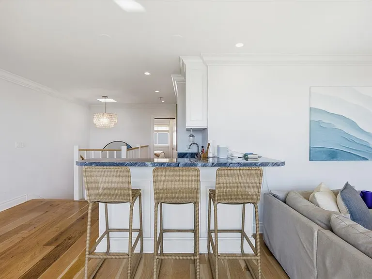 506 Manhattan Ave — Photo 15