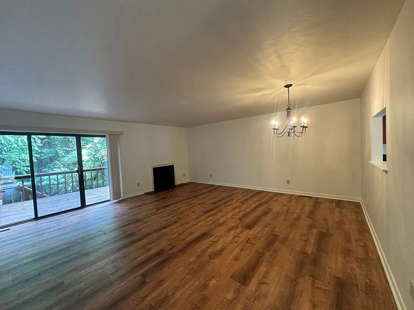 SW County Townhome — Photo 4