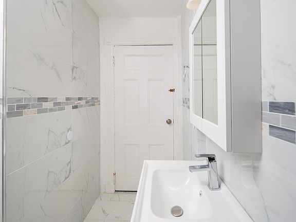 2nd image of 2326 15th St Floor 1