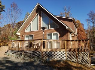 323 Henrys Crossing Rd, Cresco, PA 18326