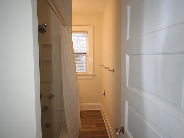 74 W Greenwood Ave — Photo 23