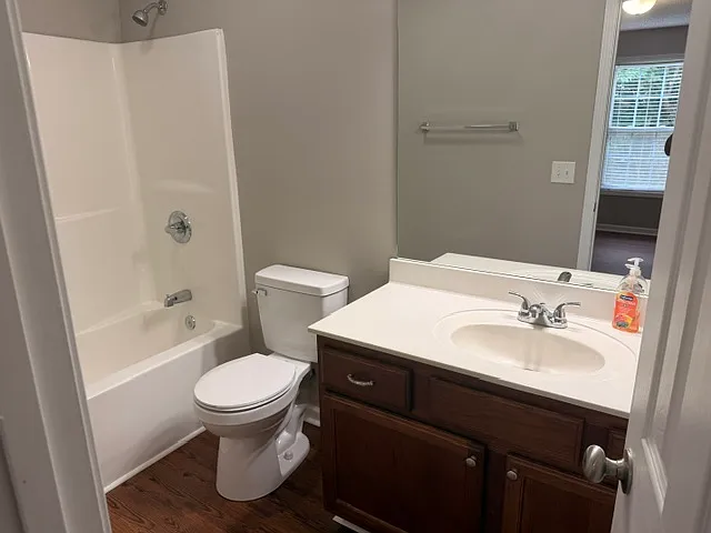 410 Lee St — Photo 5