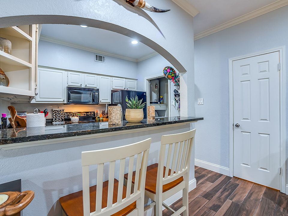 1st image of 4102 Buena Vista St Unit 17