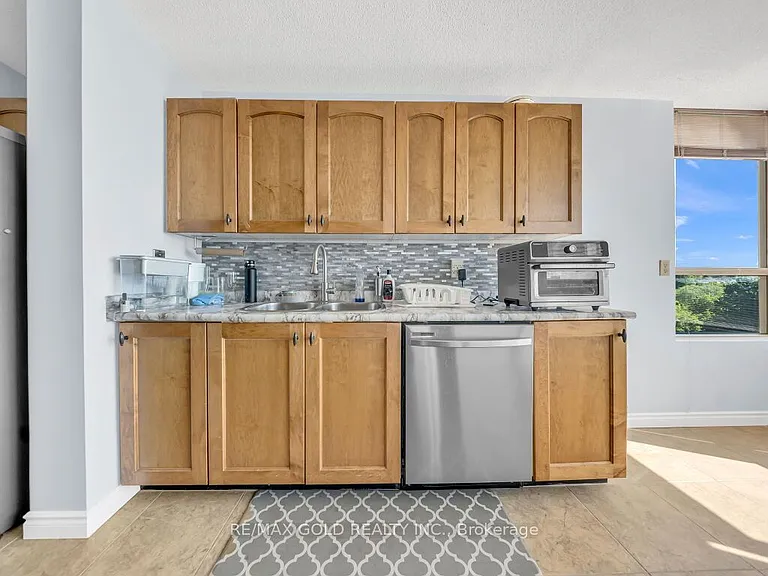 30 Blue Springs Dr #611 — Photo 21