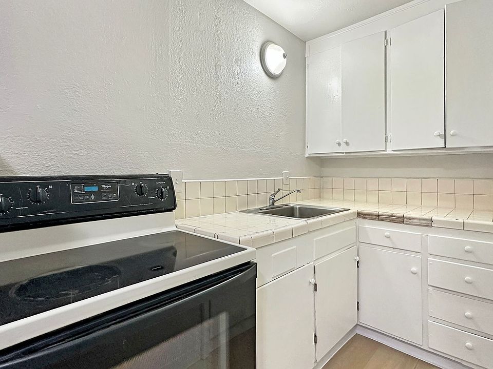 1st image of 1847 E 25th St #8