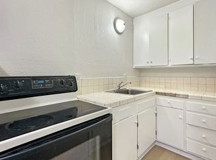 1847 E 25th St #8, Oakland, CA 94606