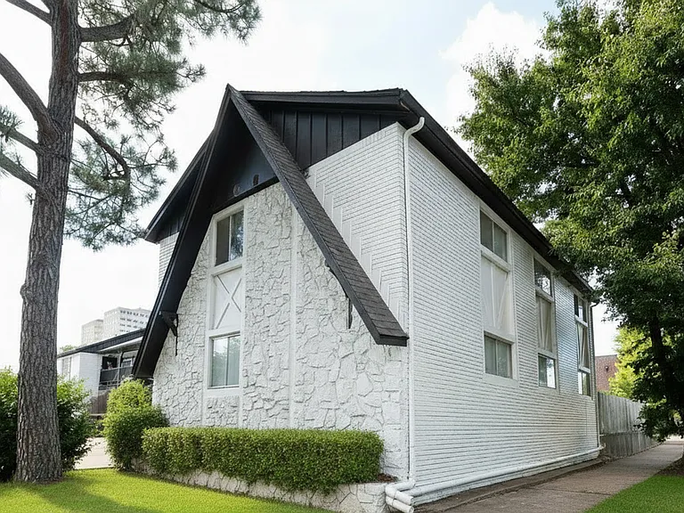 West Apartments — Photo 1