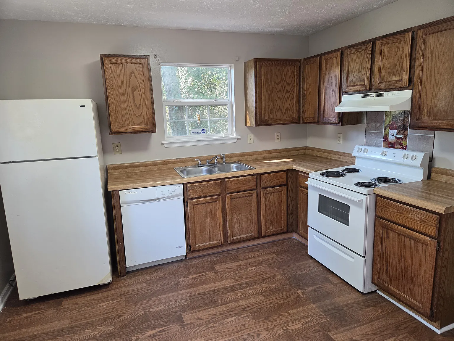 4 bed, 1850 sqft, $1,990 — Photo 4