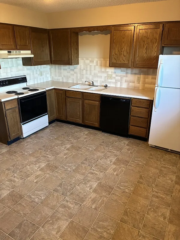 2 bed, 1.5 bath, $950 — Photo 3