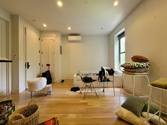 Rented by Lodger Corp | media 2