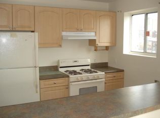 6818 Exeter St, Forest Hills, NY 11375